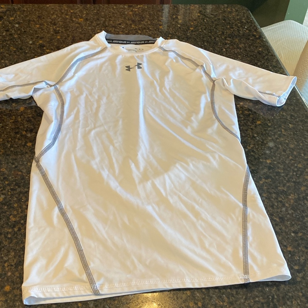 Men’s under armor compression shirt size medium